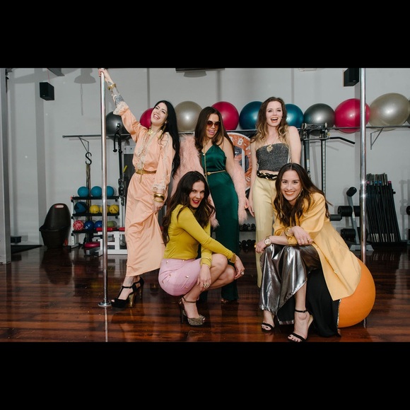 Meet your Posher, Megan - Picture 5 of 7